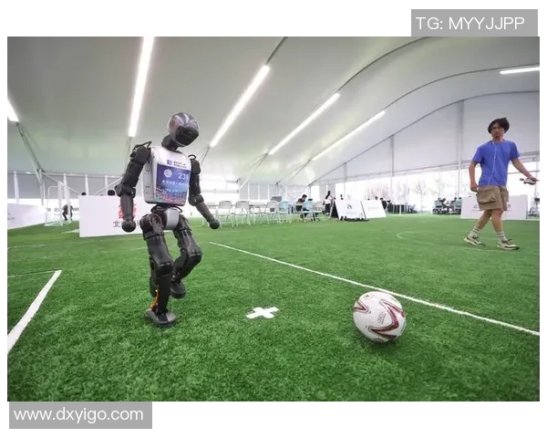 足球明星驾车上班的日常生活揭秘与背后的故事分享